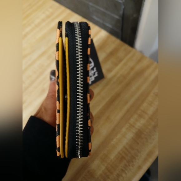 Von Dutch NWT Leopard Compact Snap Wallet W/Zippered Compartment - Picture 6 of 7